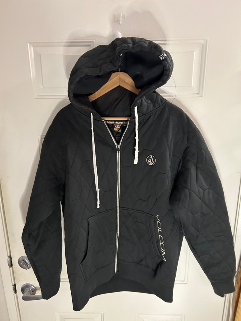 Volcom Black Quilted Zip Hoodie with White Drawstrings Sz. Large Vintage